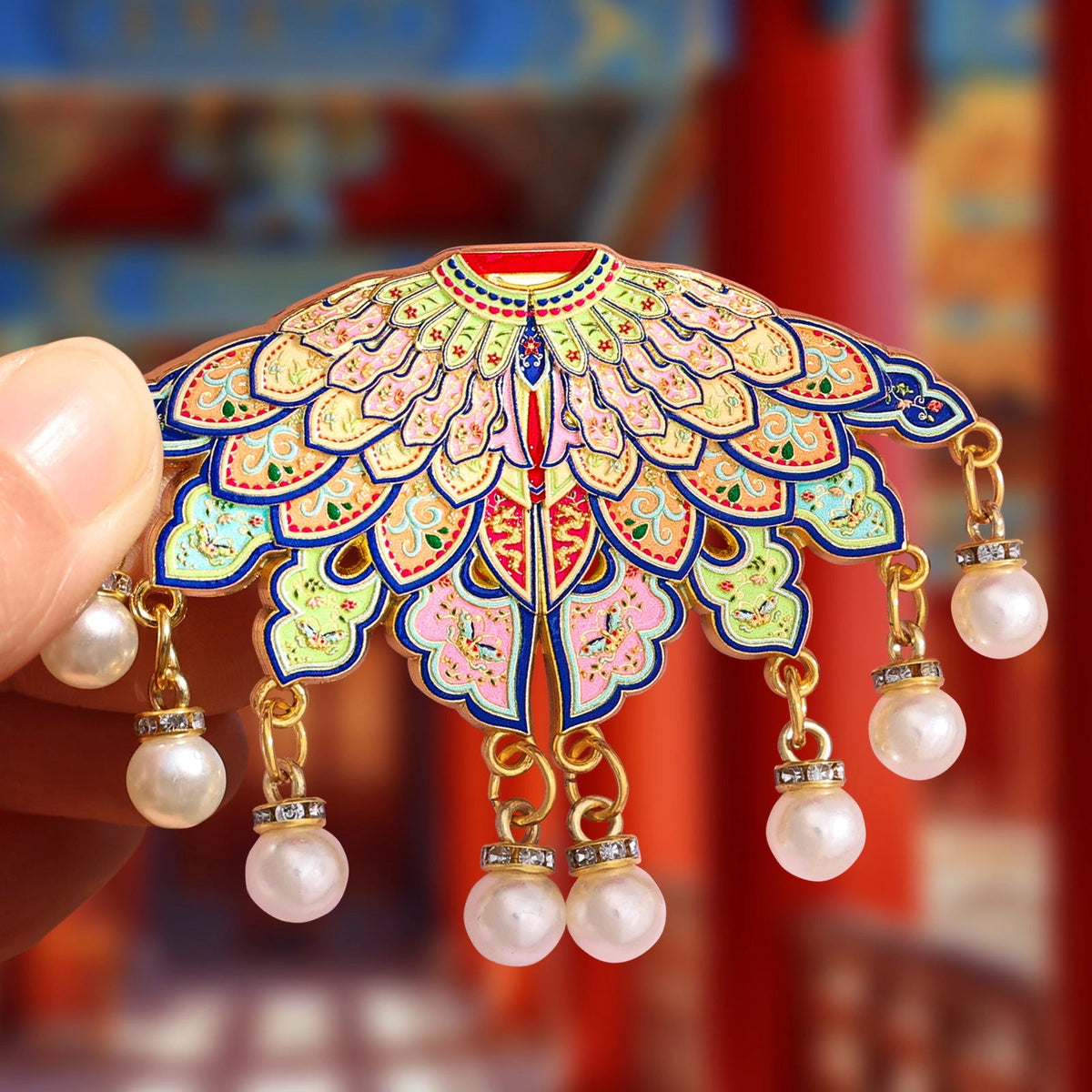 Eastern Aura Cloud Shoulder Heritage Art Magnet — product detail image 2