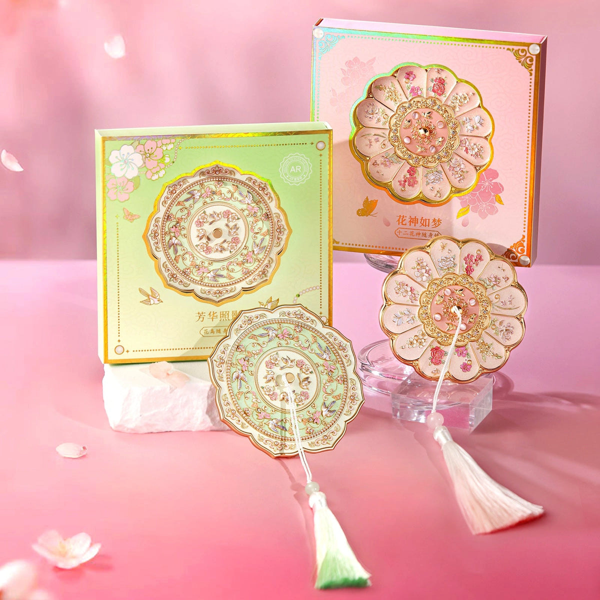 Eastern Aura Forbidden City Relief Hand Mirror — product detail image 3